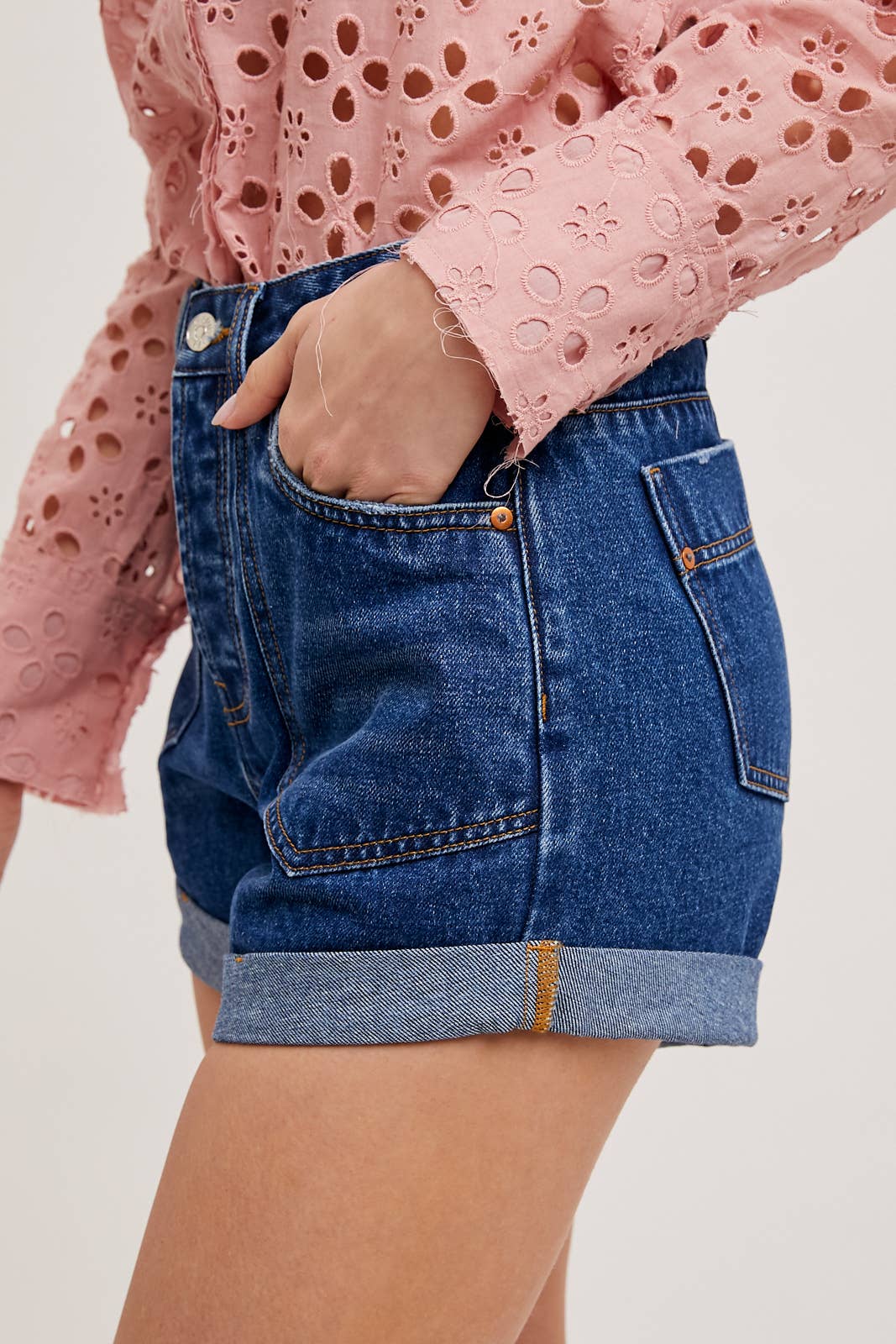 La Brea Rolled Denim Short / L