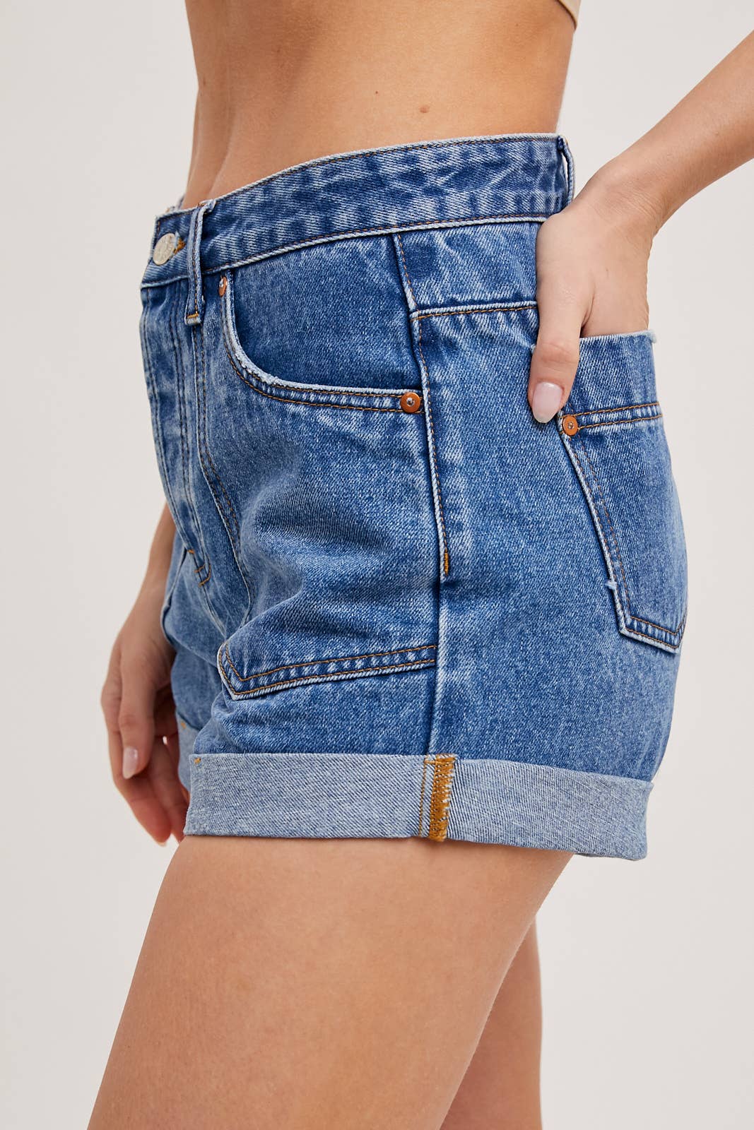 La Brea Rolled Denim Short / L