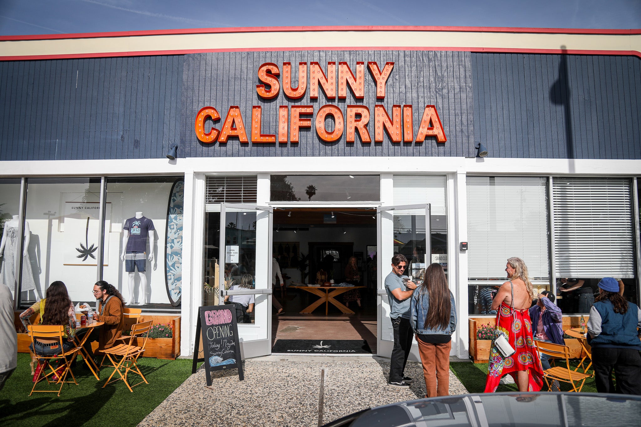 Sunny California Surf Shop in Santa Cruz