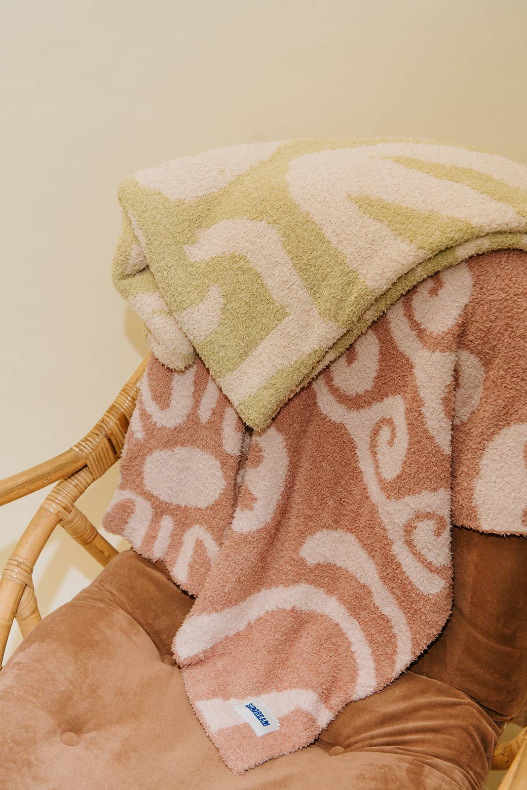 Hanalei Plush Throw - Island Blush