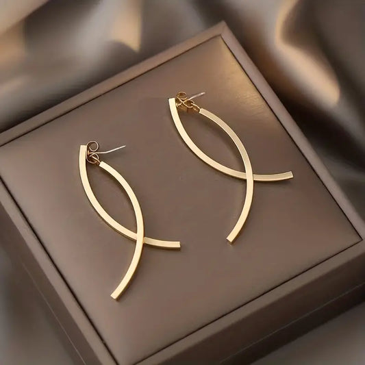 MODERN SCULPTURE GOLD EARRINGS