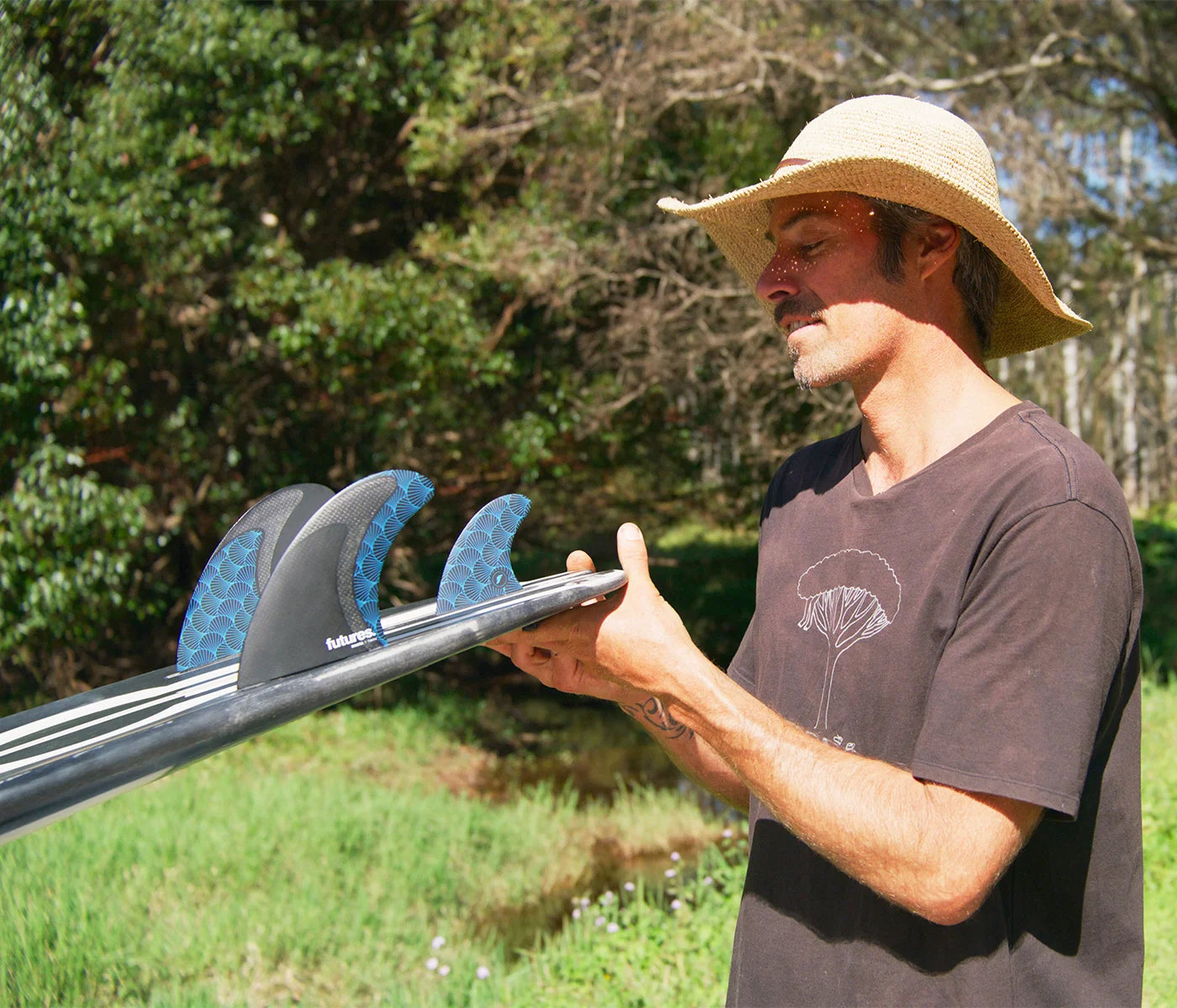 Surfbaord with Futures Dave Rastovich Rasta Twin +1 Carbon Honeycomb Fin Set