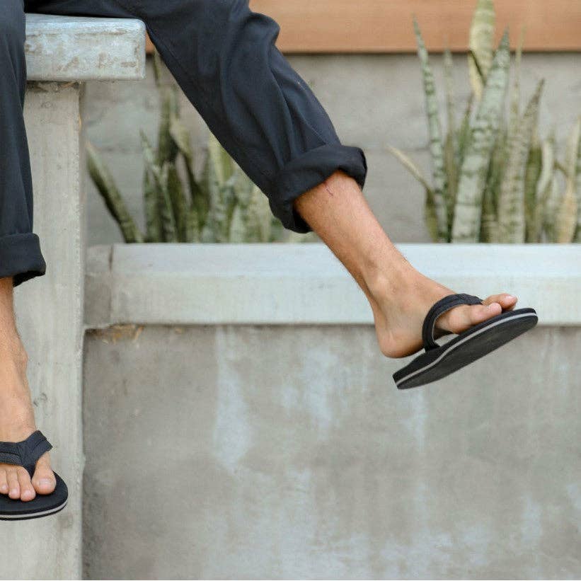 Ryan — Men's Sandal: Black / 7