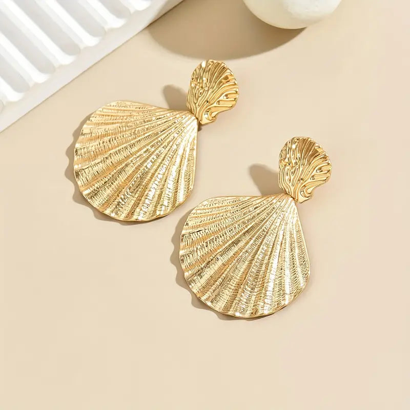 GOLDEN SCALLOP EARRINGS